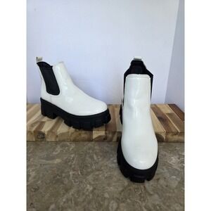 Circus by Sam Edelman White and Black Ankle Boots